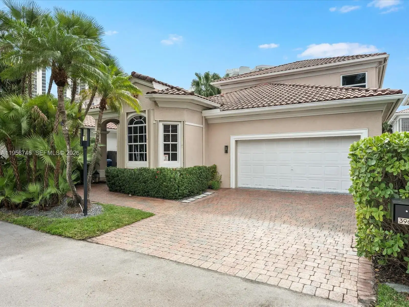 3960 194th Trl, Sunny Isles Beach FL 33160 photo 2