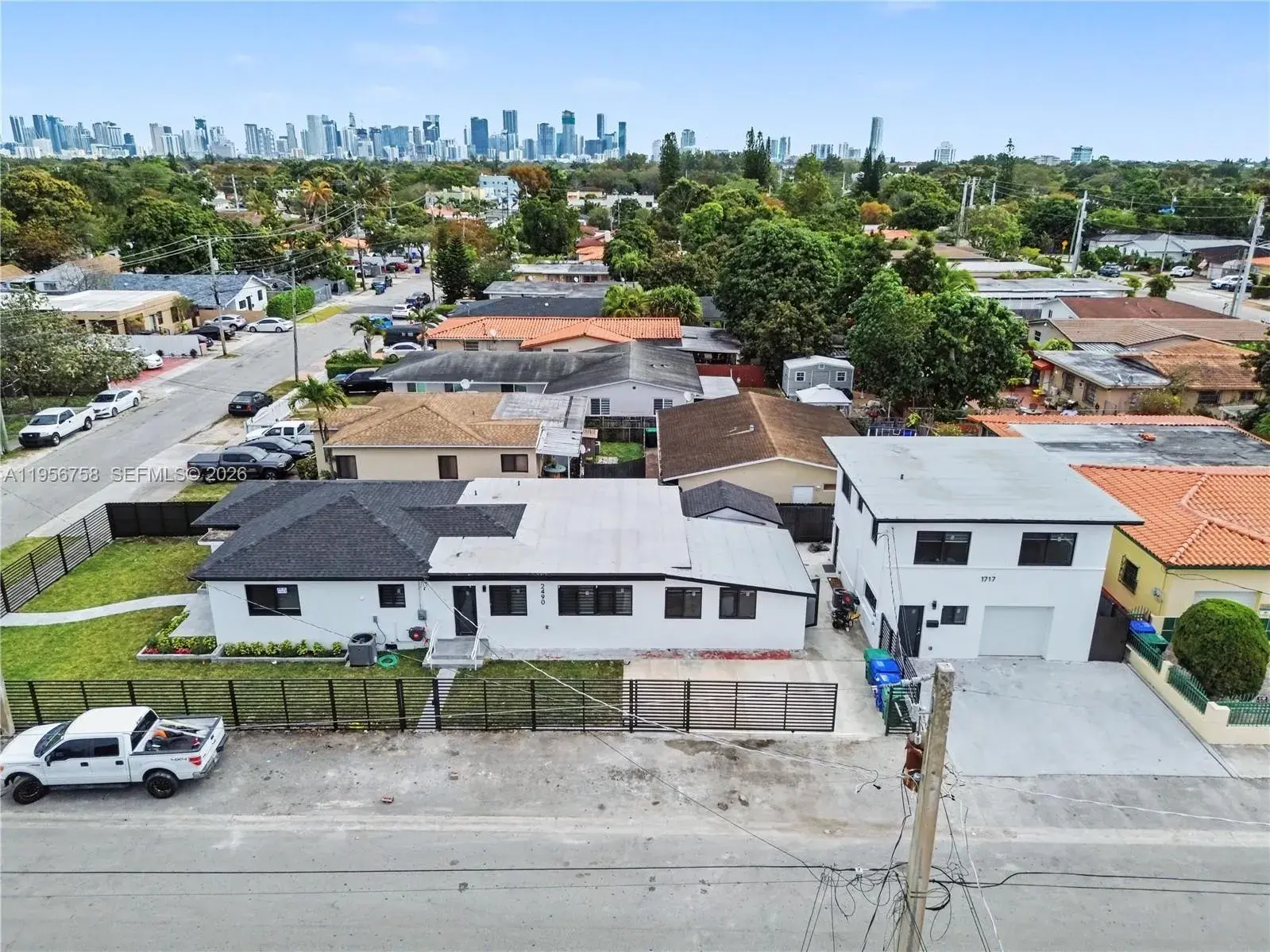 2490 SW 17th St, Miami FL 33145