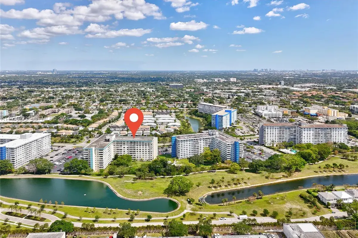 4330 Hillcrest Dr # 807, Hollywood FL 33021