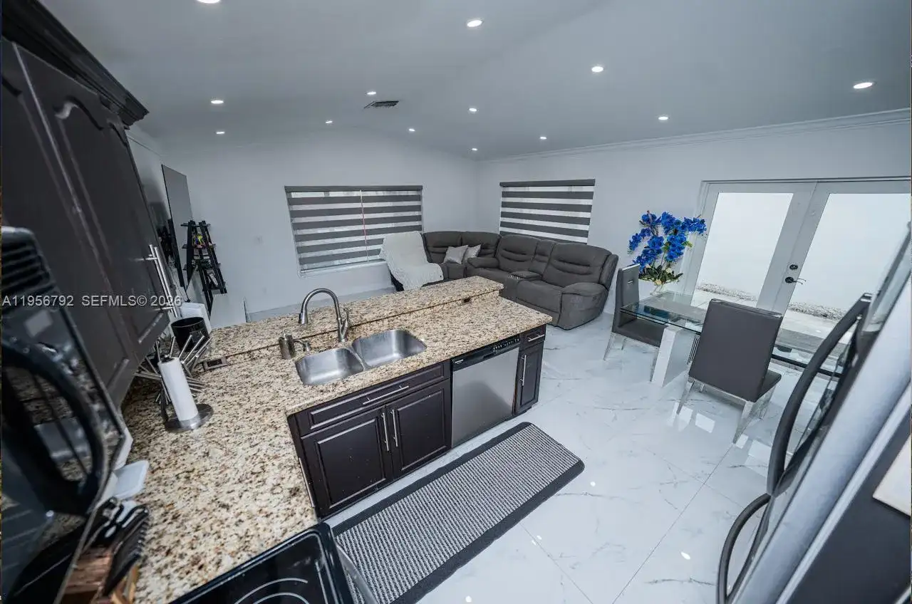 17404 SW 142nd Pl, Miami FL 33177 photo 4