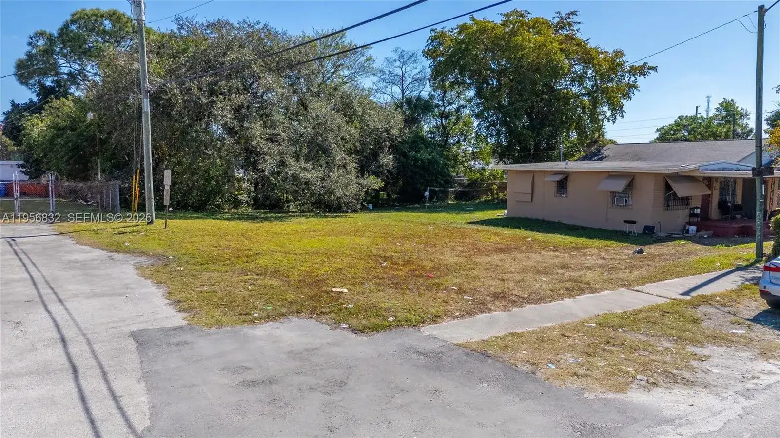536 NW 16th Ave, Fort Lauderdale FL 33311 photo 2