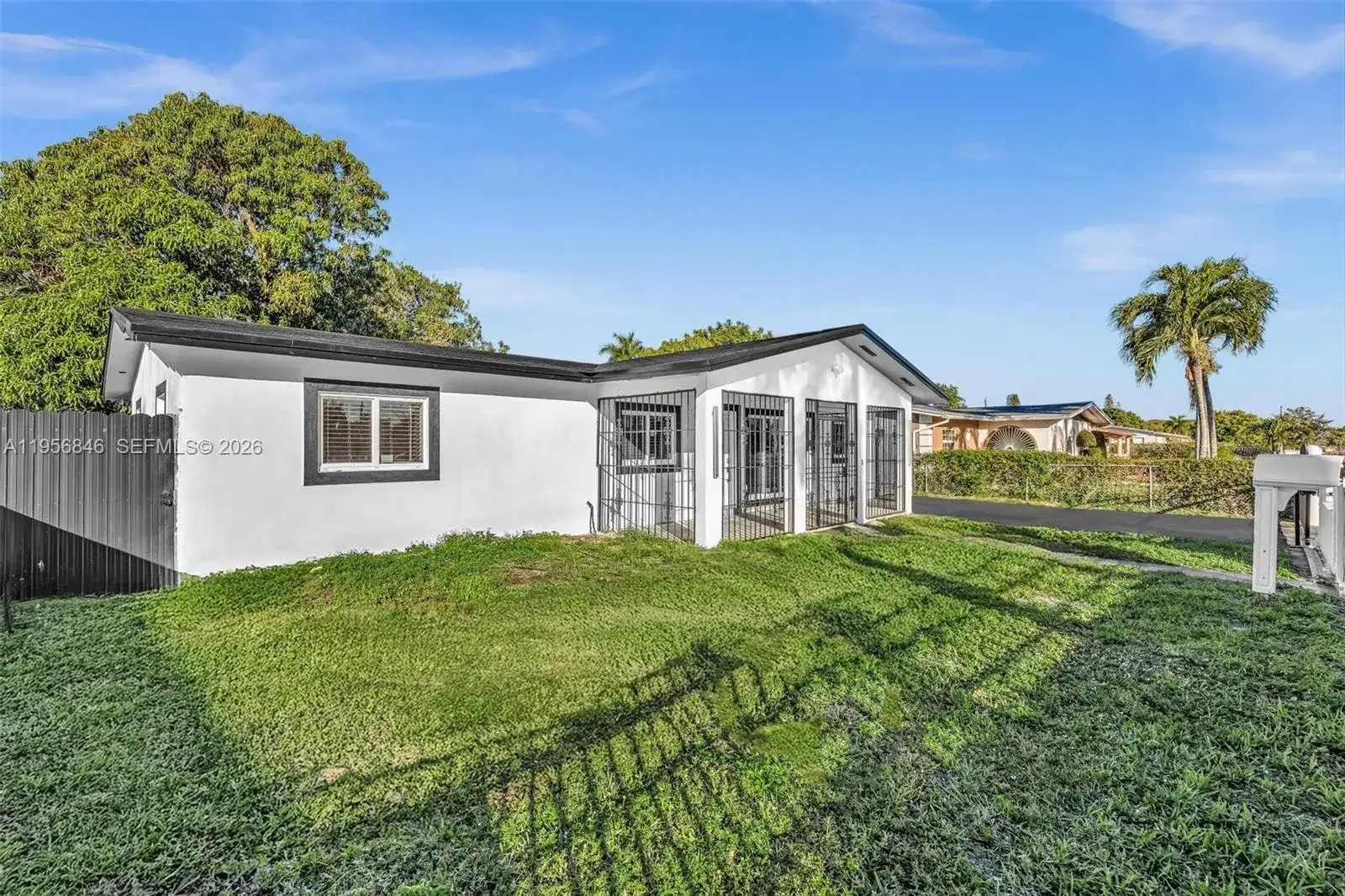 560 N Perviz Ave, Opa-Locka FL 33054 photo 5