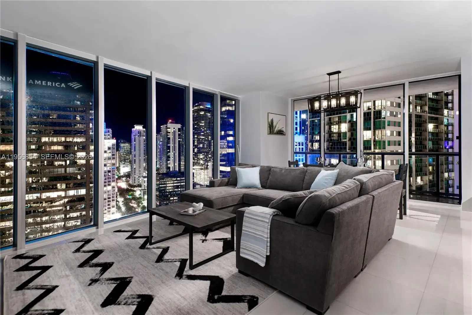 485 Brickell Ave # 3208, Miami FL 33131 photo 2