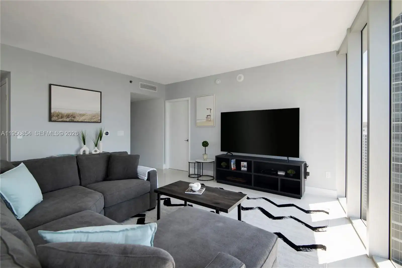 485 Brickell Ave # 3208, Miami FL 33131 photo 3