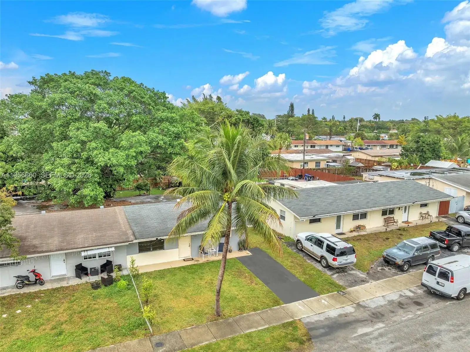 7021 SW 19th Pl, North Lauderdale FL 33068 photo 4