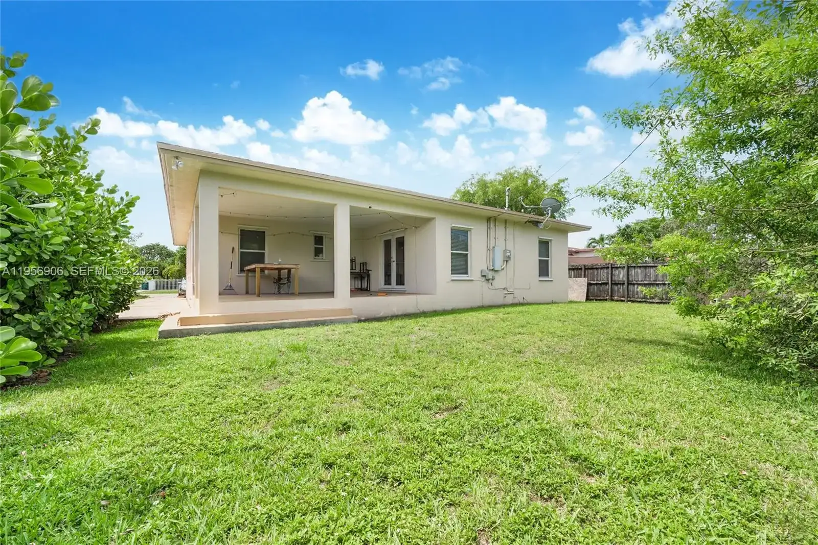 6881 SW 27th St, Miami FL 33155 photo 2