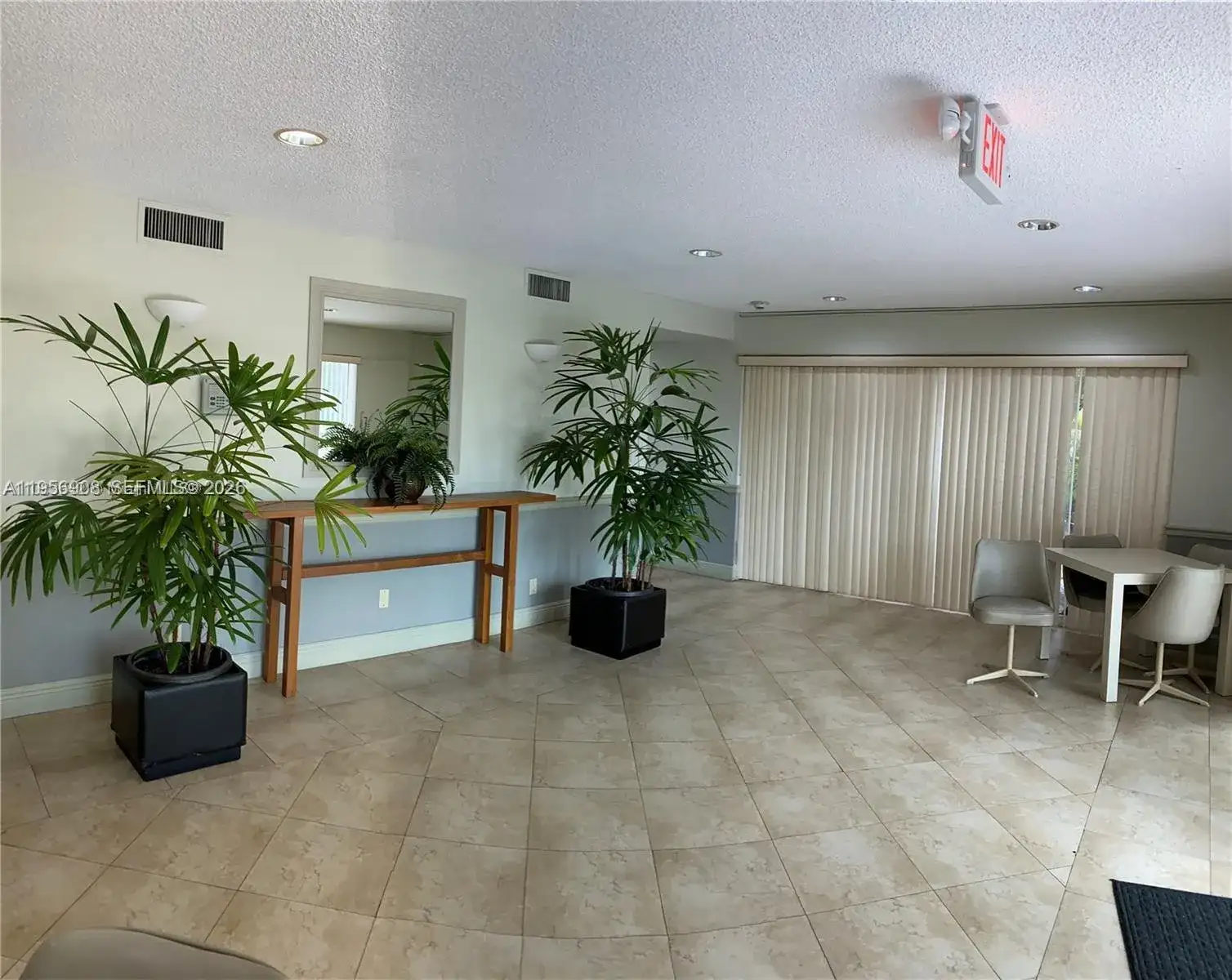 7900 Camino Cir # 403, Miami FL 33143 photo 2