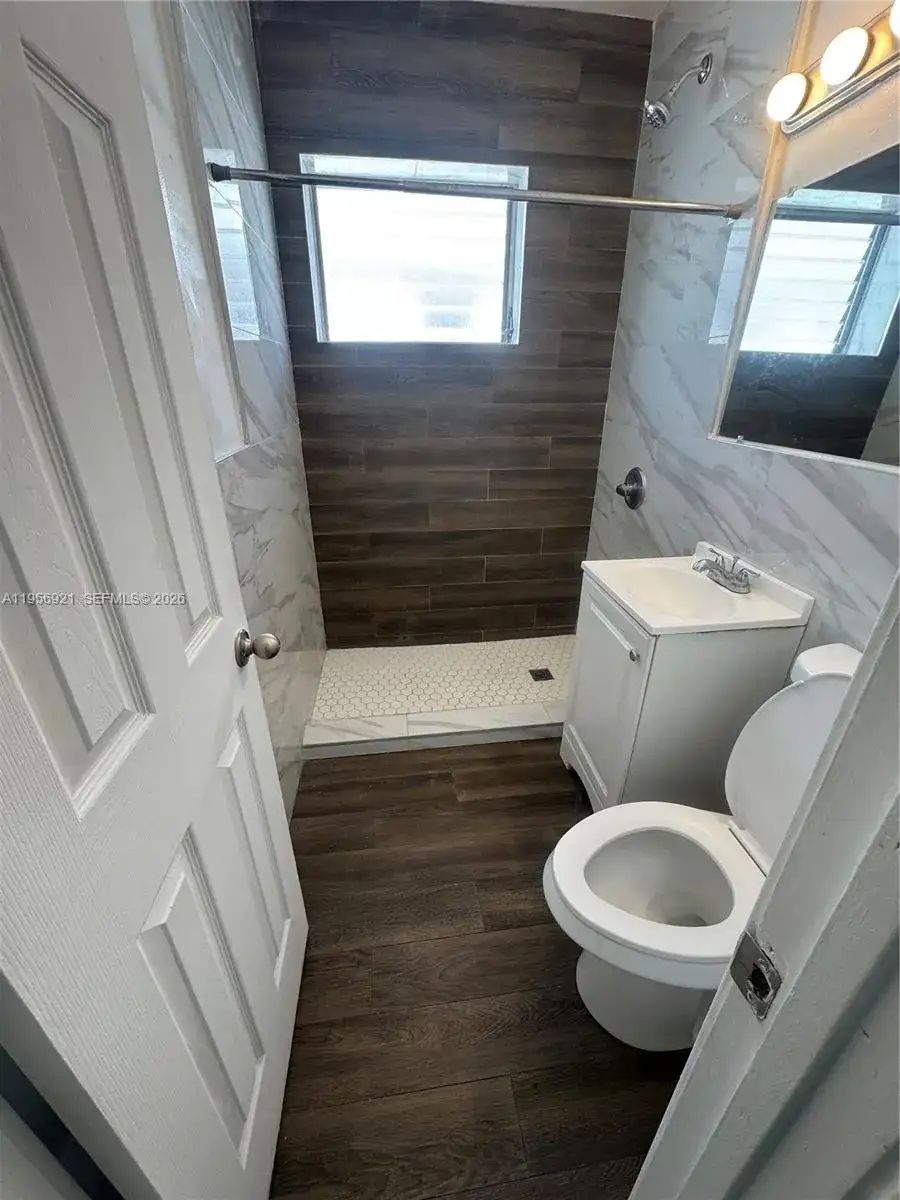 7300 N Harding Ave # 28, Miami Beach FL 33141 photo 5