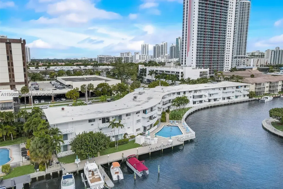 2500 Diana Dr # 104, Hallandale Beach FL 33009