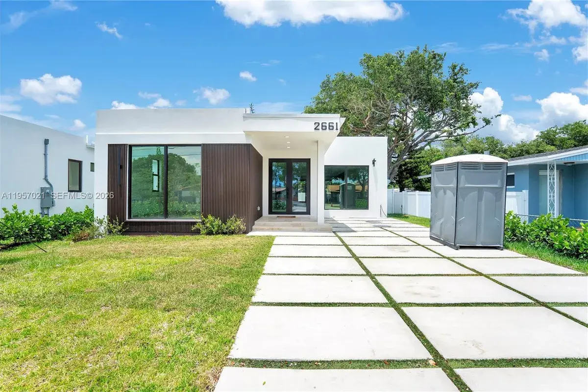 2661 Johnson St, Hollywood FL 33020