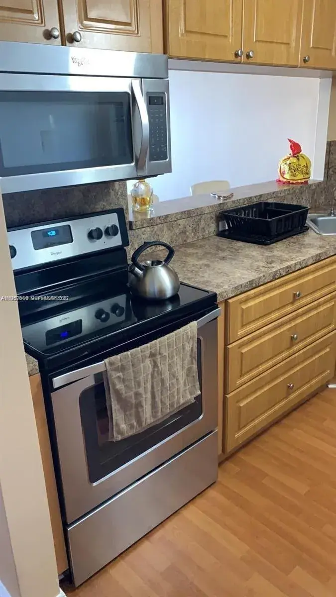 3180 S Ocean Dr # 318, Hallandale Beach FL 33009