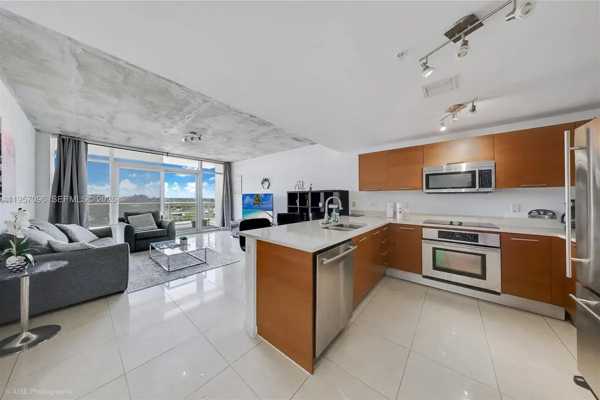 3250 NE 1st Ave # 811, Miami FL 33137