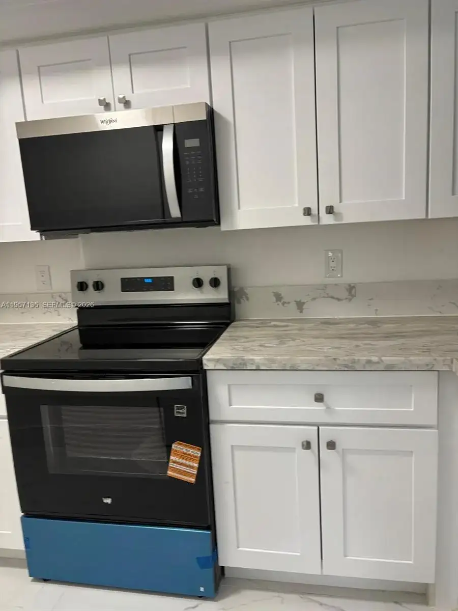 18840 NW 57th Ave # 301, Hialeah FL 33015 photo 2