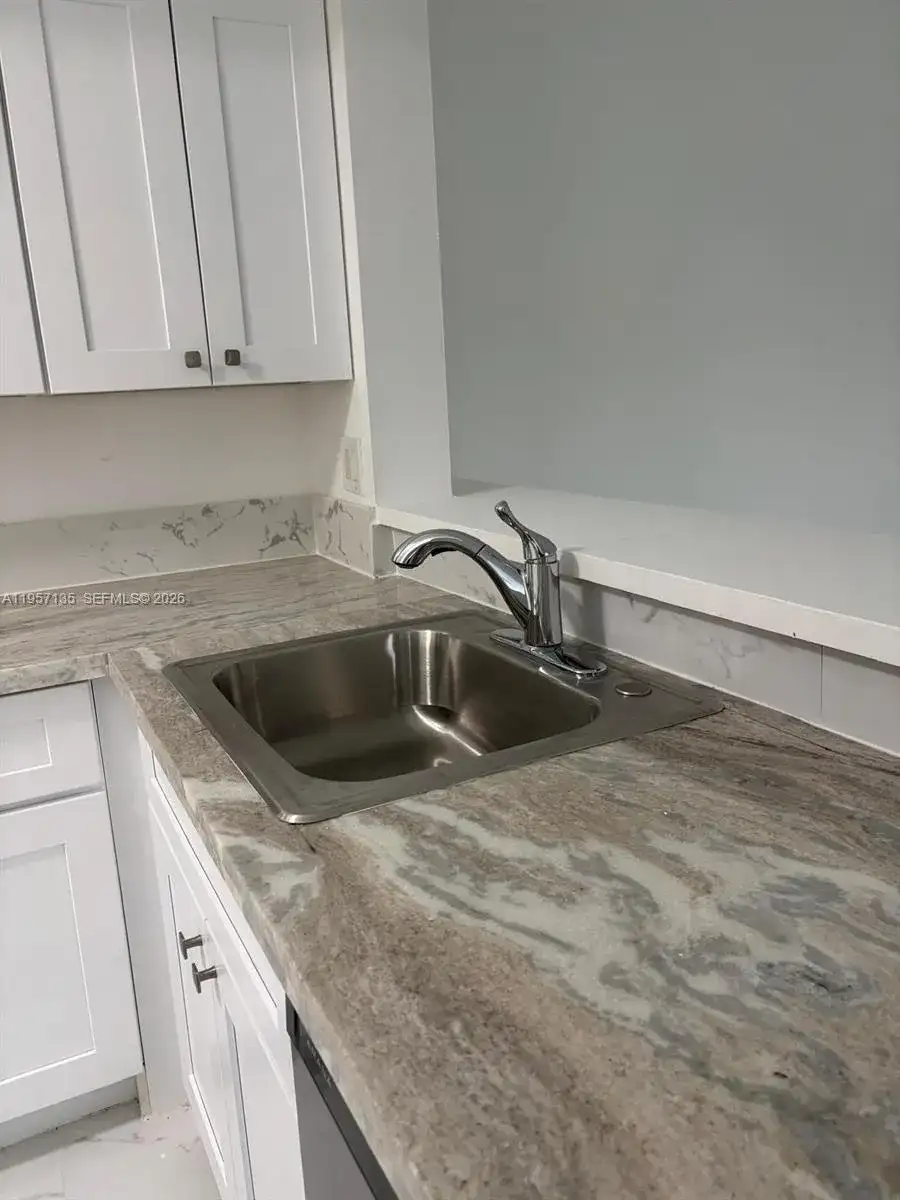 18840 NW 57th Ave # 301, Hialeah FL 33015 photo 3
