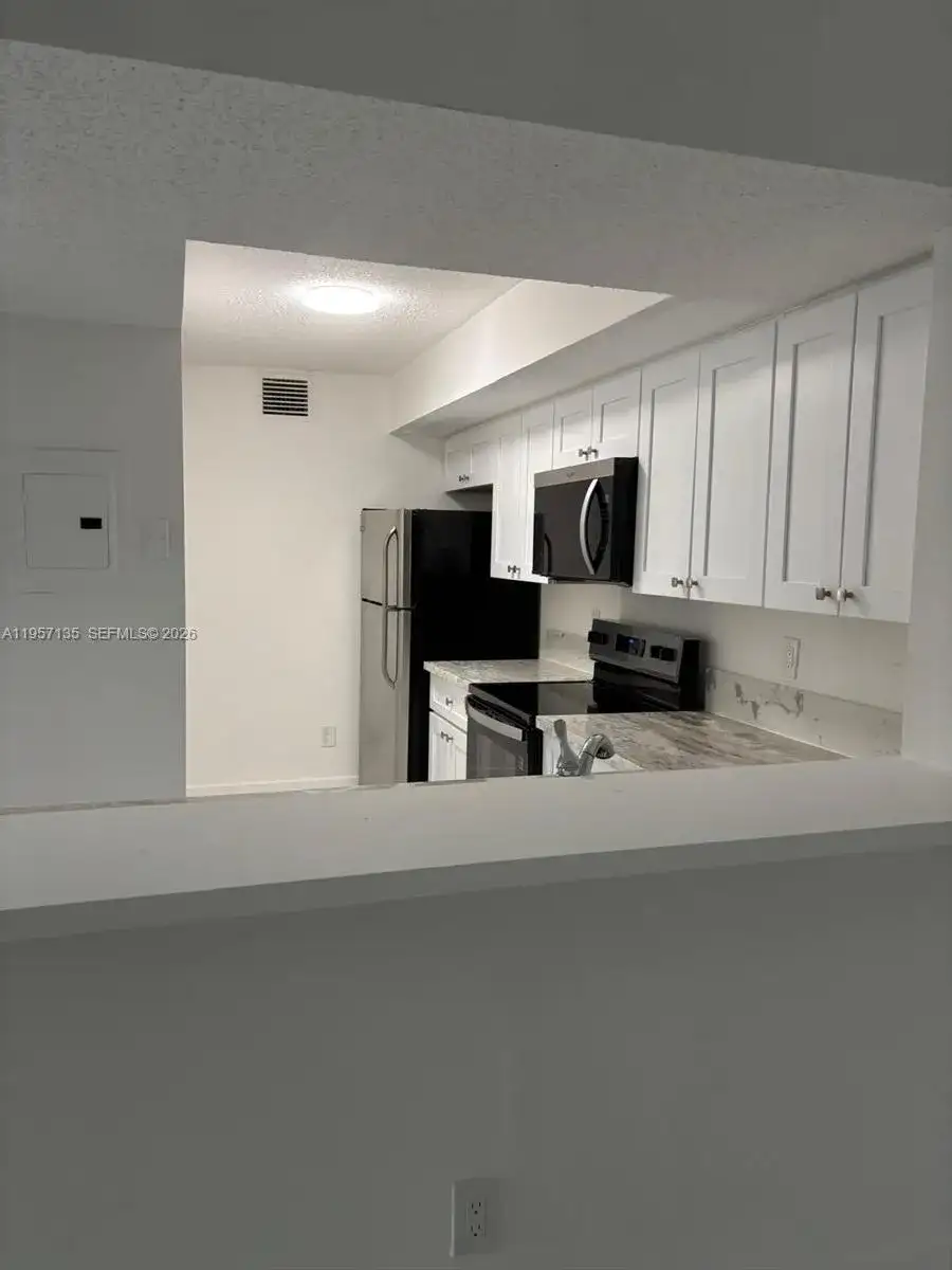 18840 NW 57th Ave # 301, Hialeah FL 33015 photo 4