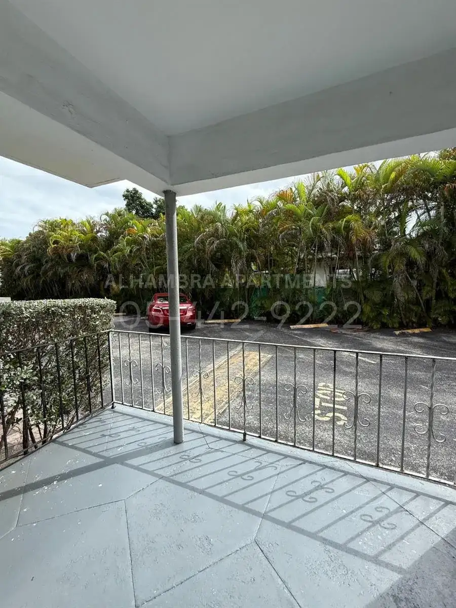 3100 W Flagler St # 11D, Miami FL 33135 photo 4