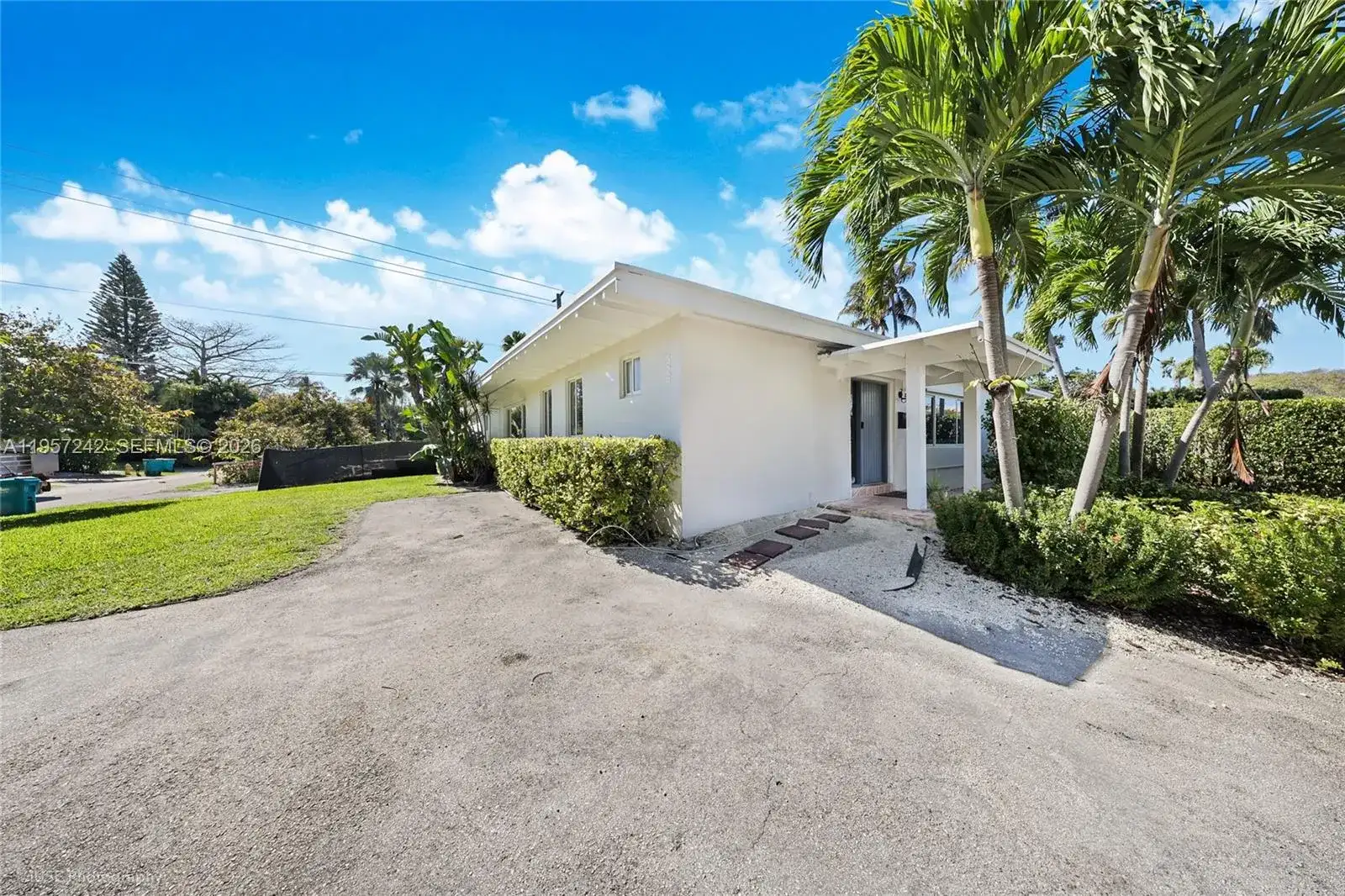 526 Satinwood Dr, Key Biscayne FL 33149 photo 2