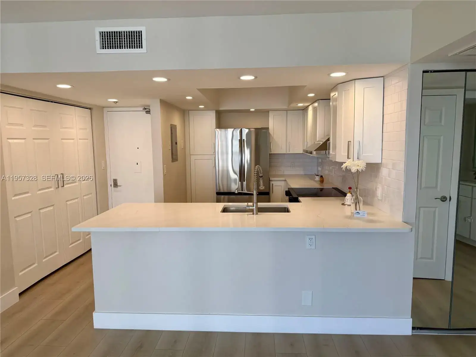 20335 W Country Club Dr # 1203, Aventura FL 33180 photo 2