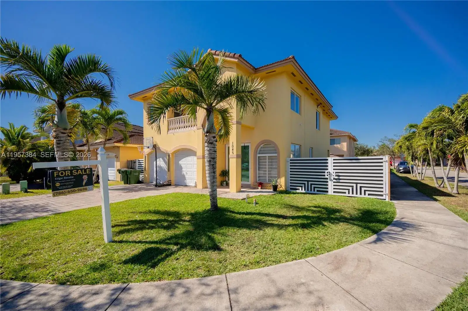 1046 NE 17th Ter, Homestead FL 33033 photo 2