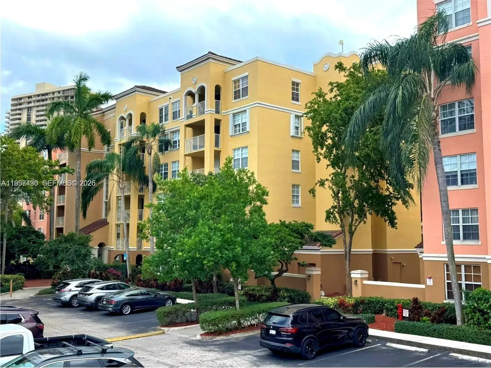 19555 E Country Club Dr # 8108, Aventura FL 33180 photo 2