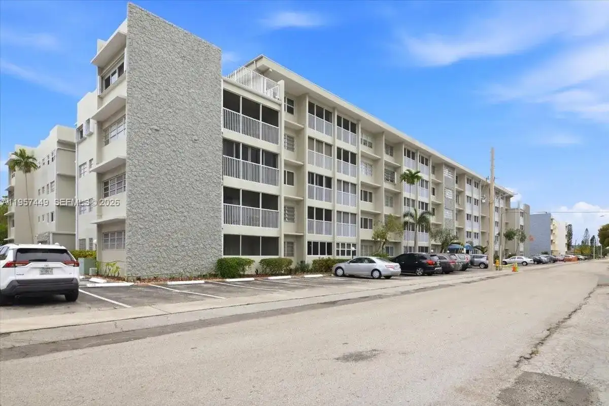330 SE 2nd St # 501G, Hallandale Beach FL 33009 photo 3