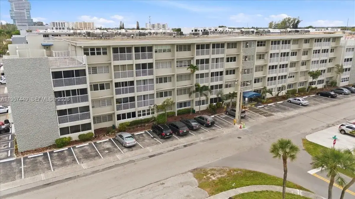 330 SE 2nd St # 501G, Hallandale Beach FL 33009 photo 4