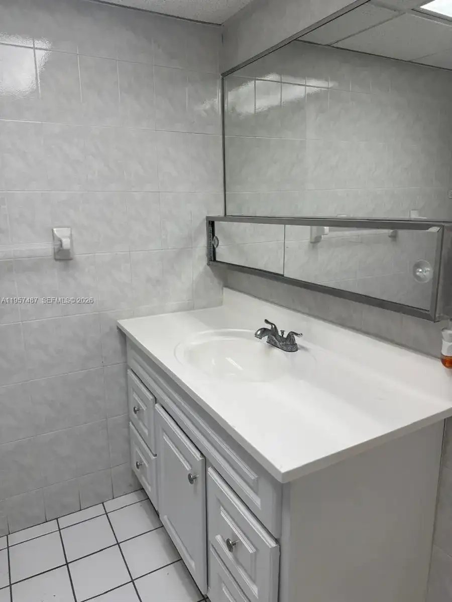 10000 NW 80th Ct # 2261, Hialeah Gardens FL 33016 photo 3
