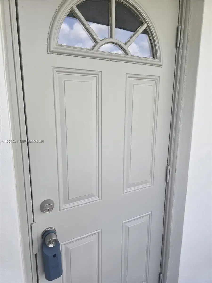 5151 W Oakland Park Blvd # 303, Lauderdale Lakes FL 33313 photo 2
