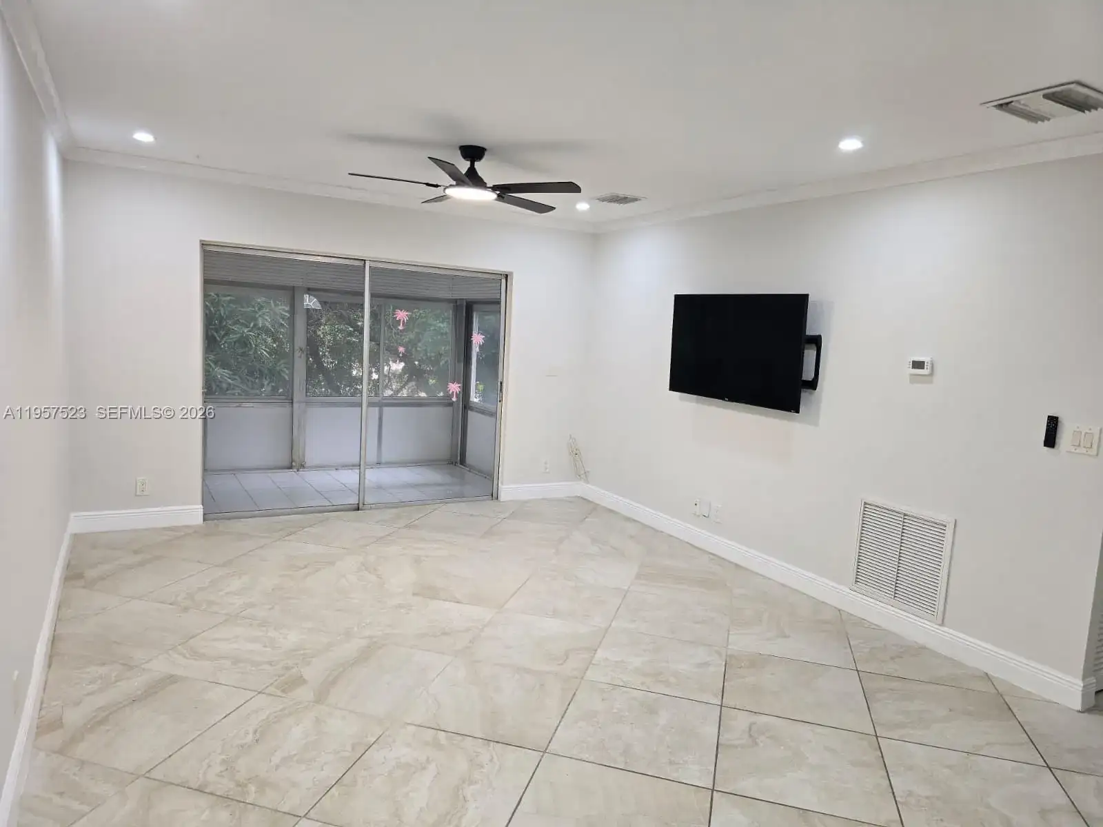 5151 W Oakland Park Blvd # 303, Lauderdale Lakes FL 33313 photo 4