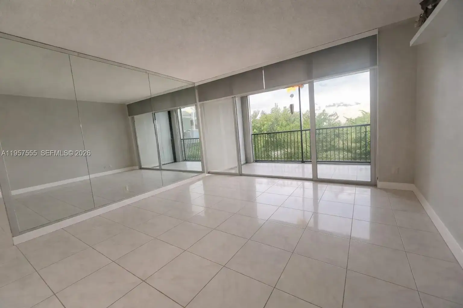 3910 Inverrary Blvd # B, Lauderhill FL 33319 photo 2