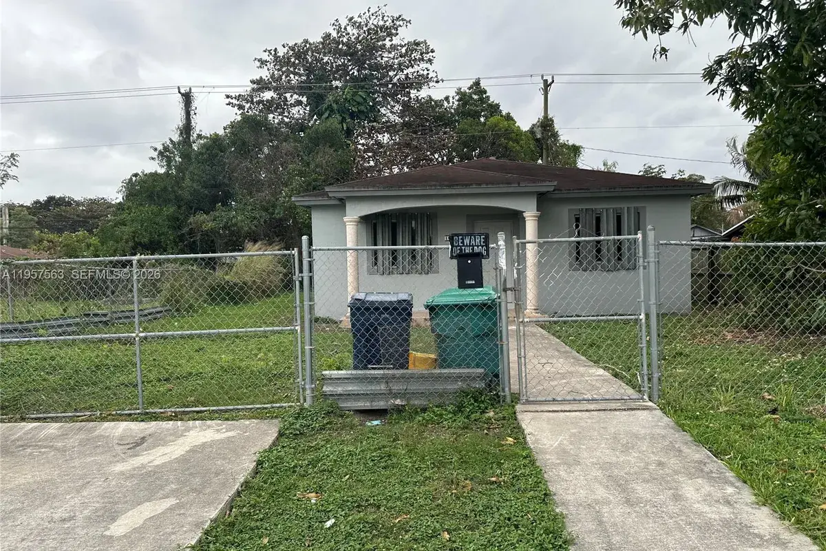 10136 E Hibiscus St, Palmetto Bay FL 33157
