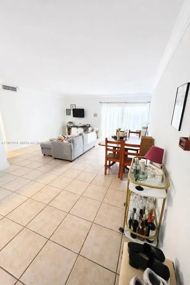 9459 SW 76th St # R8, Miami FL 33173 photo 3