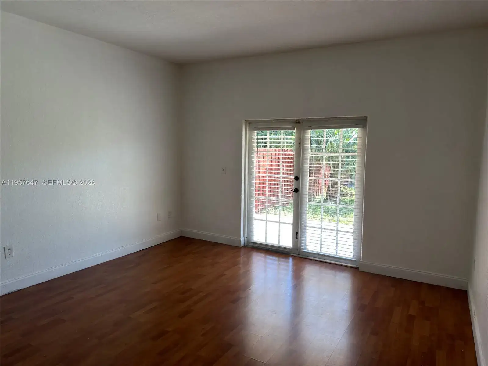 8856 NW 140th Ln, Miami Lakes FL 33018 photo 3