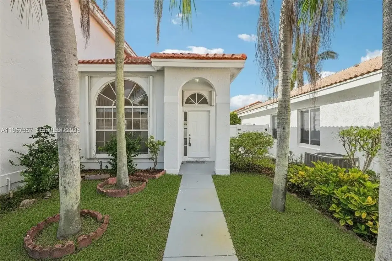 1378 SW 180th Ave, Pembroke Pines FL 33029 photo 3