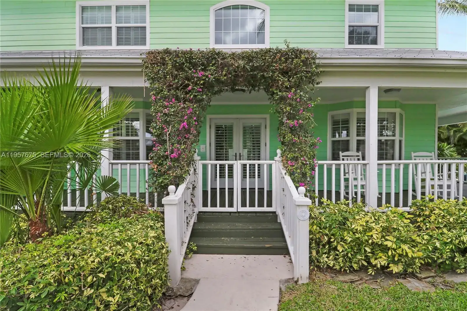 8445 SE Bayberry Ter, Hobe Sound FL 33455 photo 2