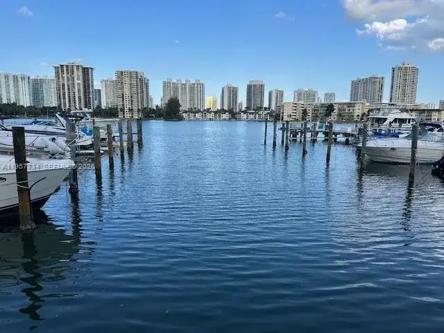 18041 Biscayne Blvd # 904, Aventura FL 33160 photo 2