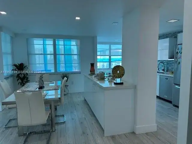 18041 Biscayne Blvd # 904, Aventura FL 33160 photo 3