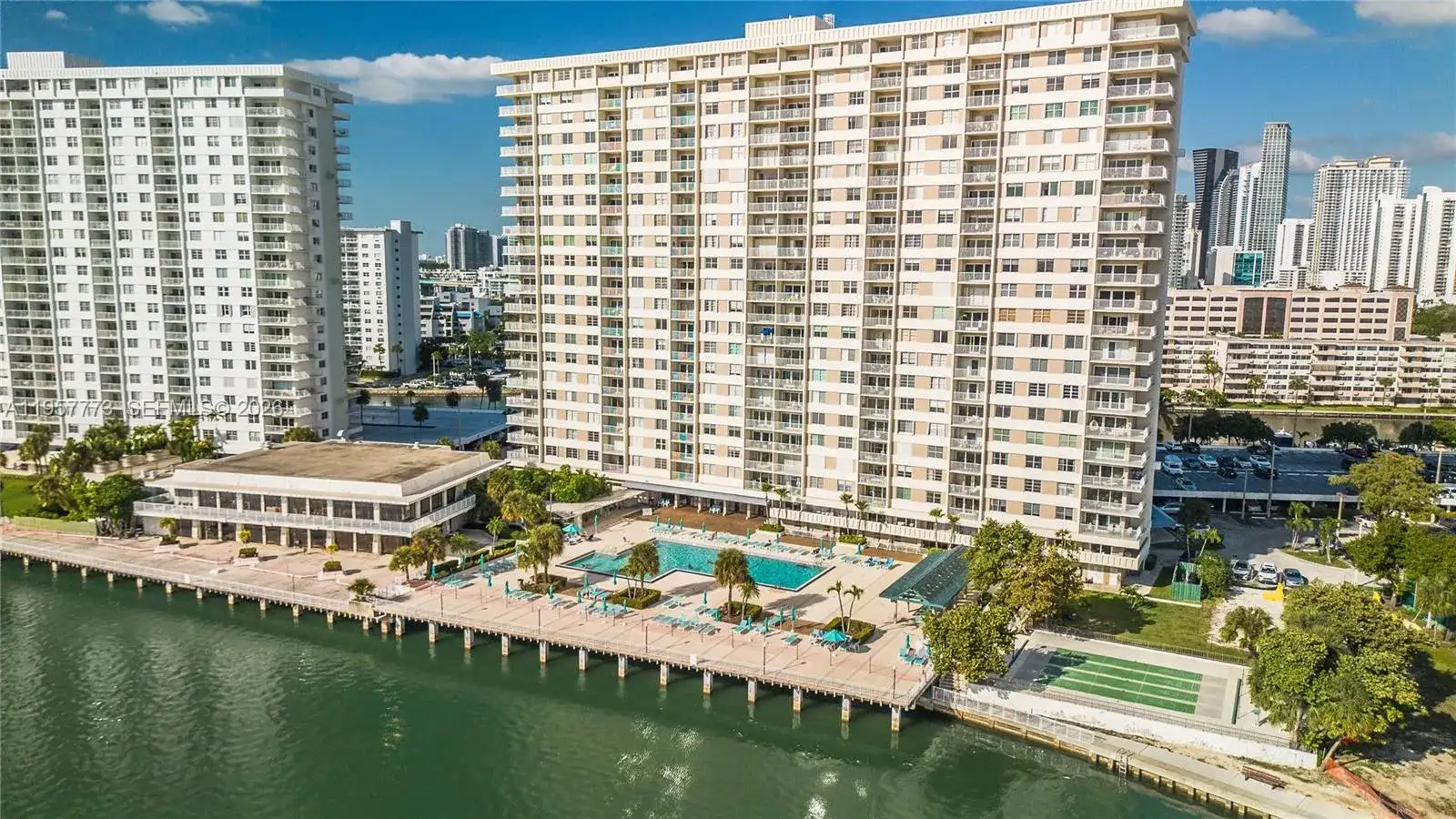 300 Bayview Dr # 06, Sunny Isles Beach FL 33160 photo 5