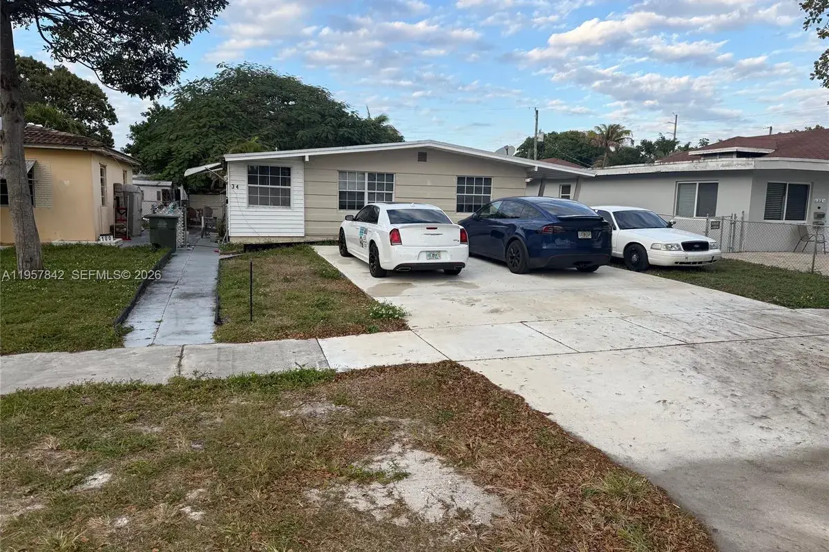 34 SW 5th St # 2, Hallandale Beach FL 33009