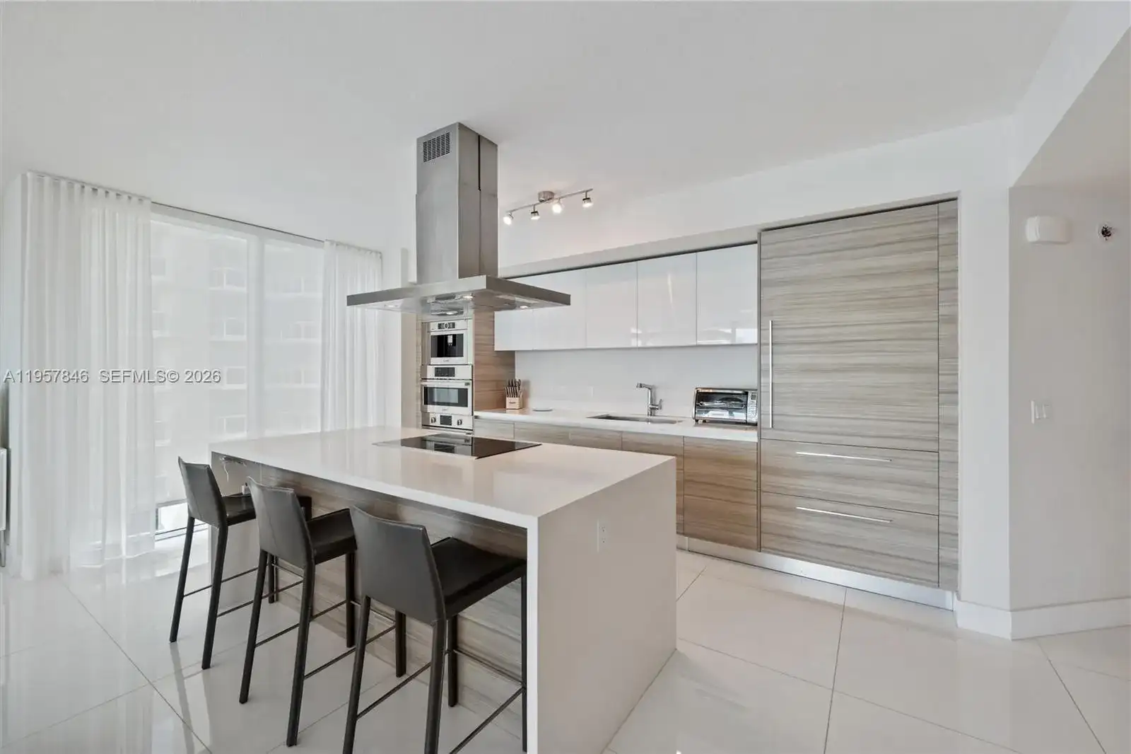 300 Sunny Isles Blvd # 1501, Sunny Isles Beach FL 33160 photo 5