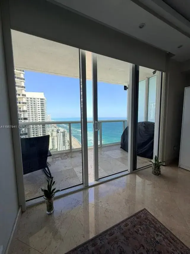 1830 S Ocean Dr # 3810, Hallandale Beach FL 33009