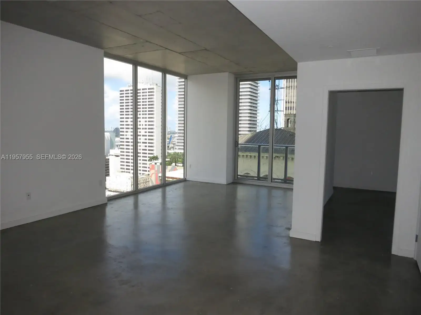 151 SE 1 St # 1902, Miami FL 33131 photo 2