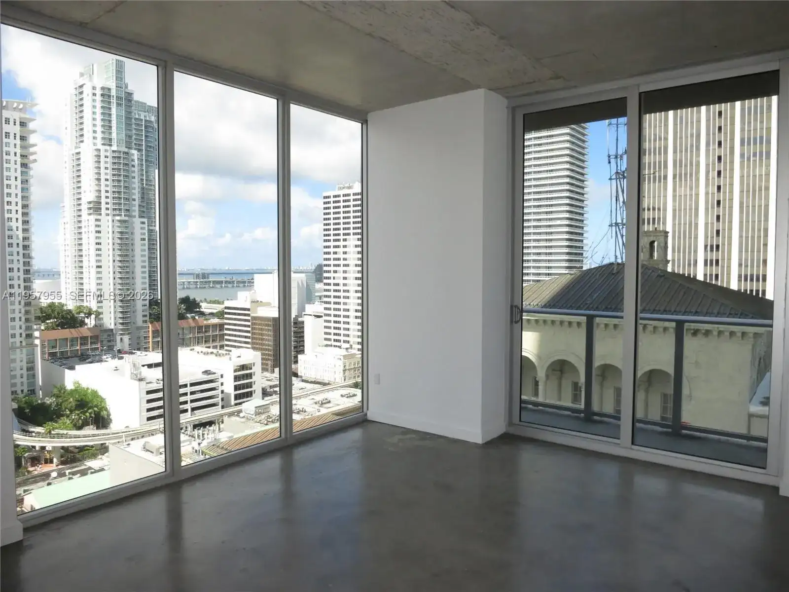 151 SE 1 St # 1902, Miami FL 33131 photo 4