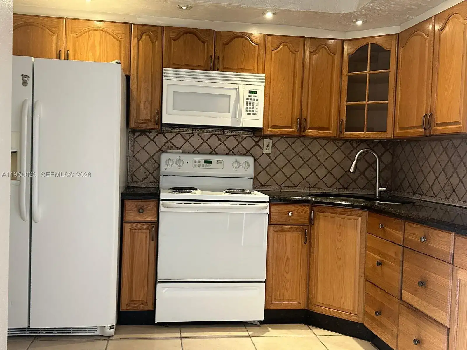 9120 Fontainebleau Blvd # 408, Miami FL 33172 photo 4