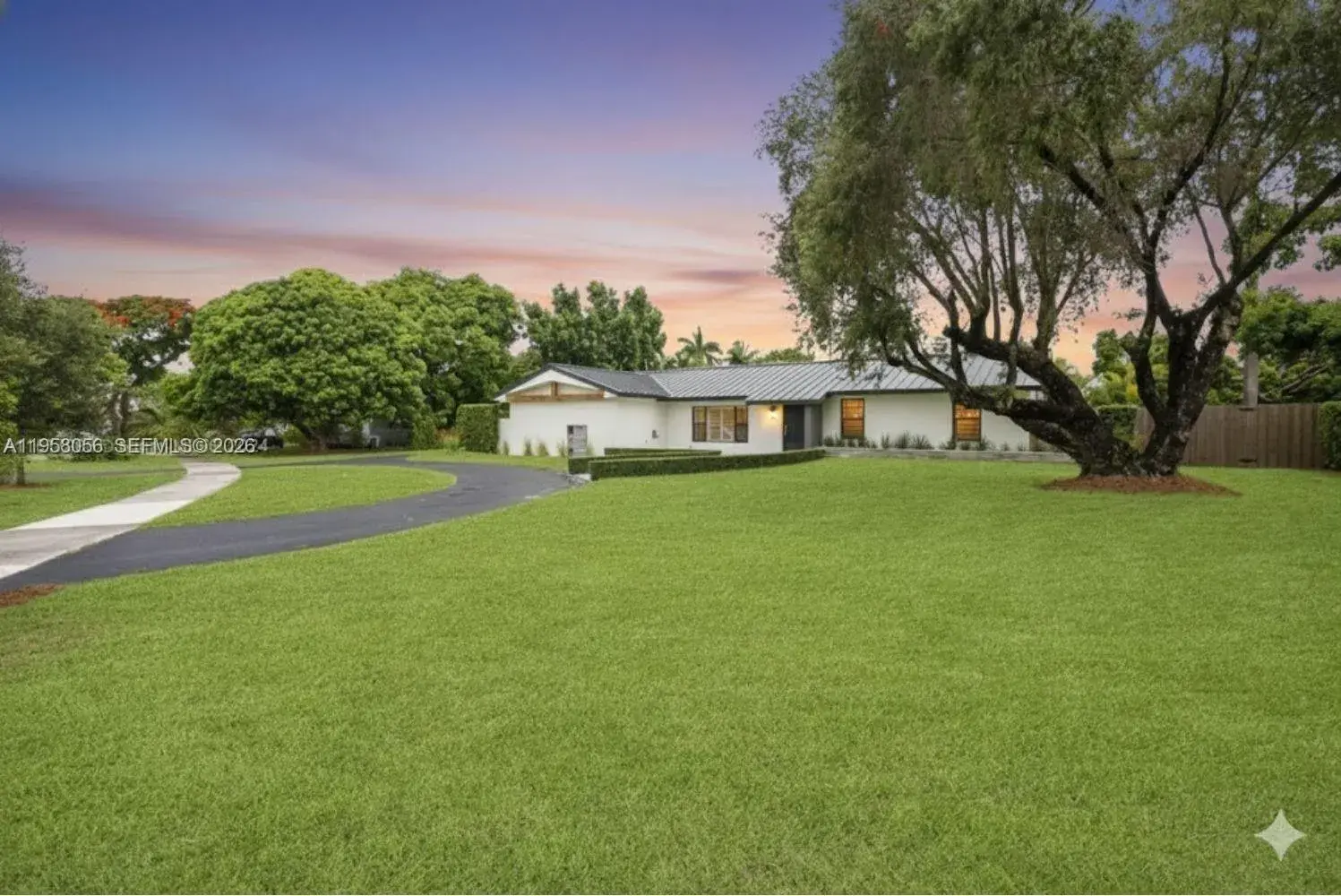 8705 SW 176th St, Palmetto Bay FL 33157
