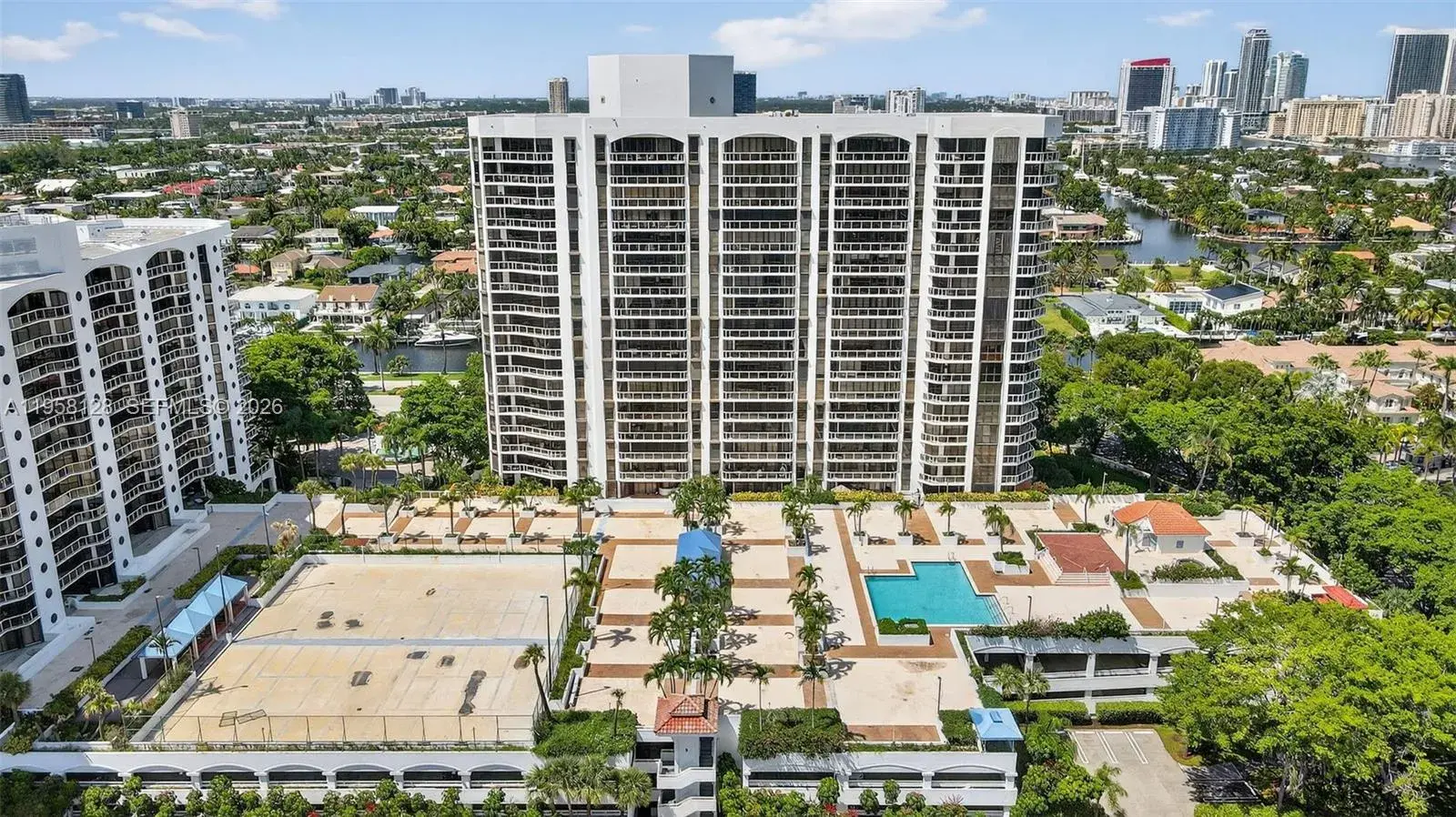 3640 Yacht Club Dr # 410, Aventura FL 33180