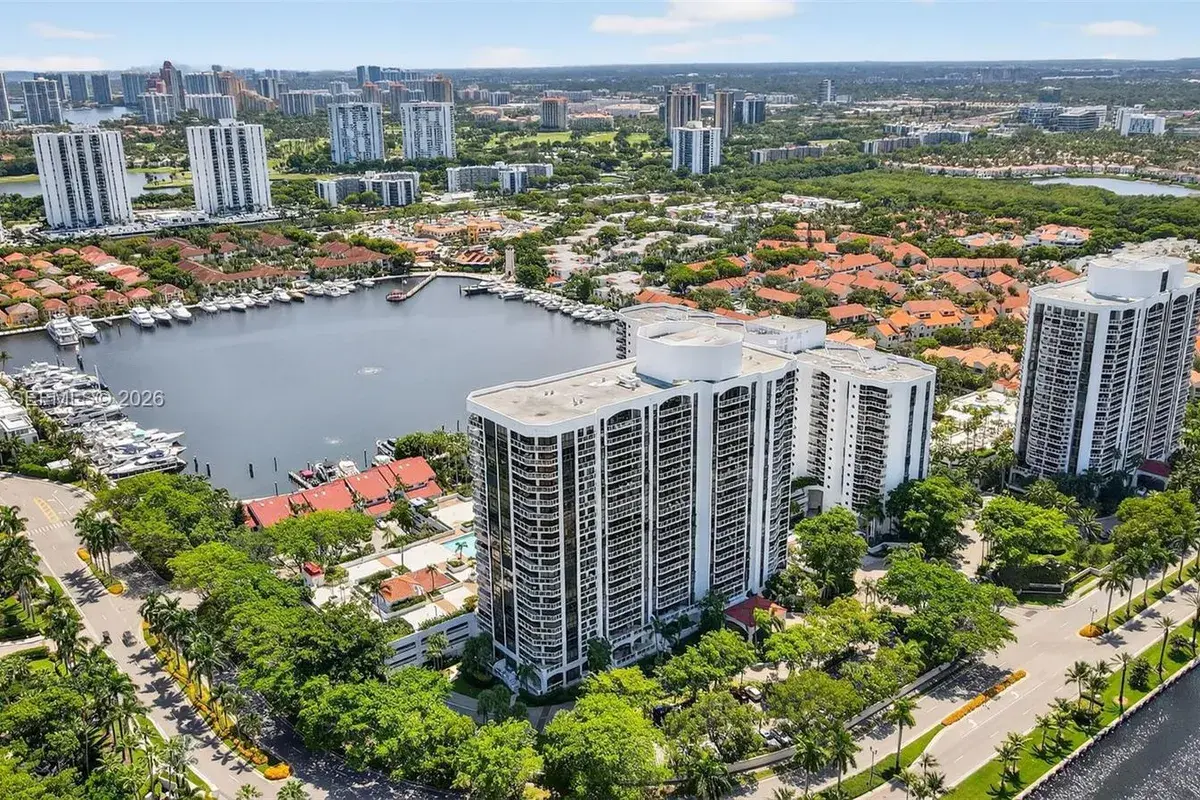 3640 Yacht Club Dr # 410, Aventura FL 33180