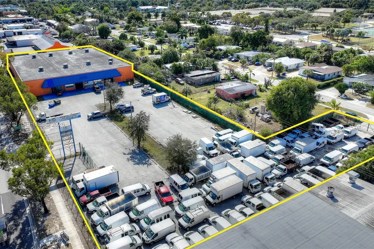 3040 Fowler Street, Fort Myers FL 33901