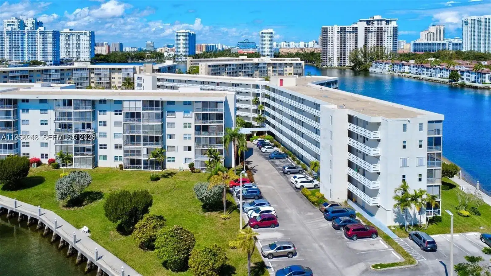 3030 Marcos Dr # T301, Aventura FL 33160 photo 4
