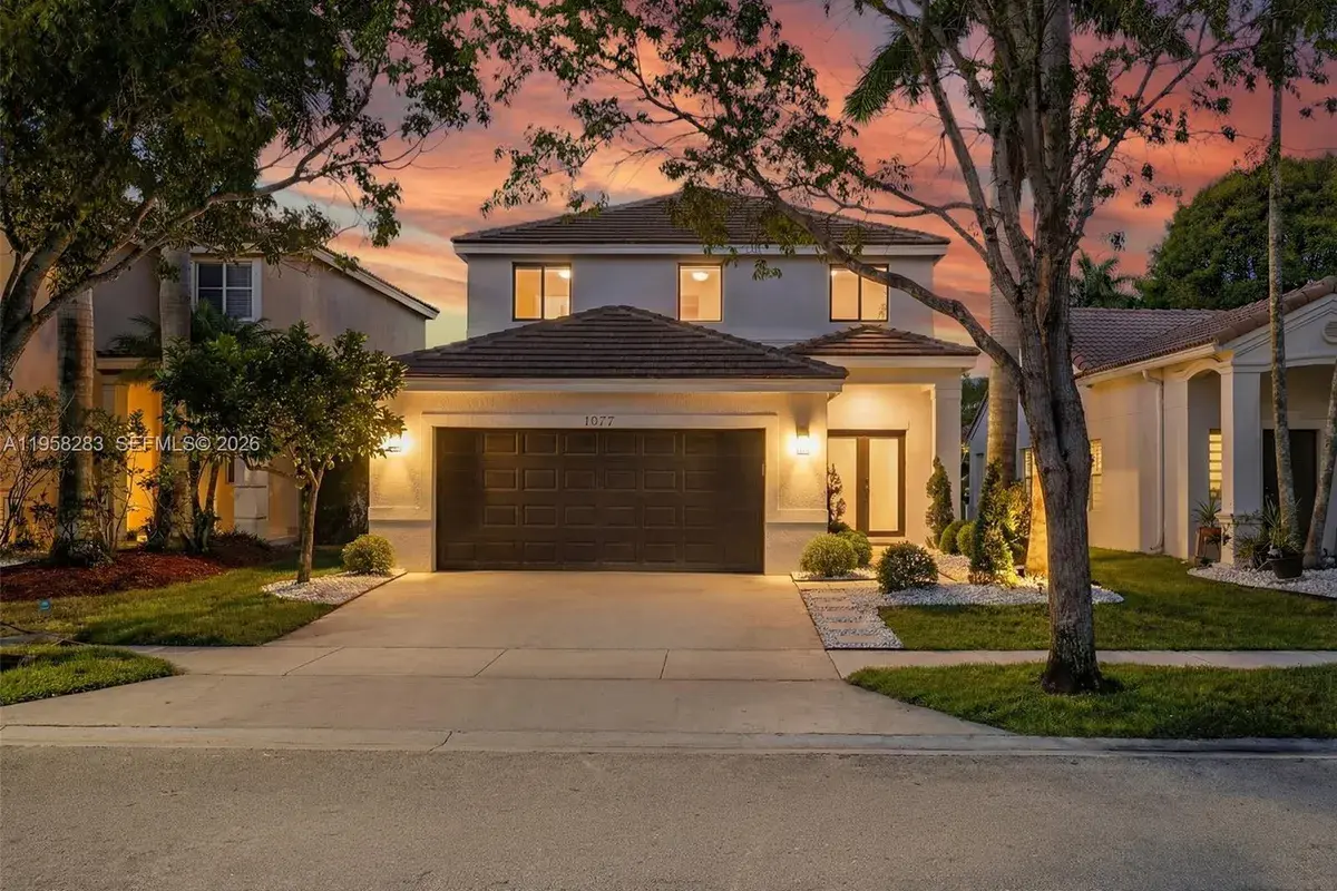 1077 Golden Cane Dr, Weston FL 33327